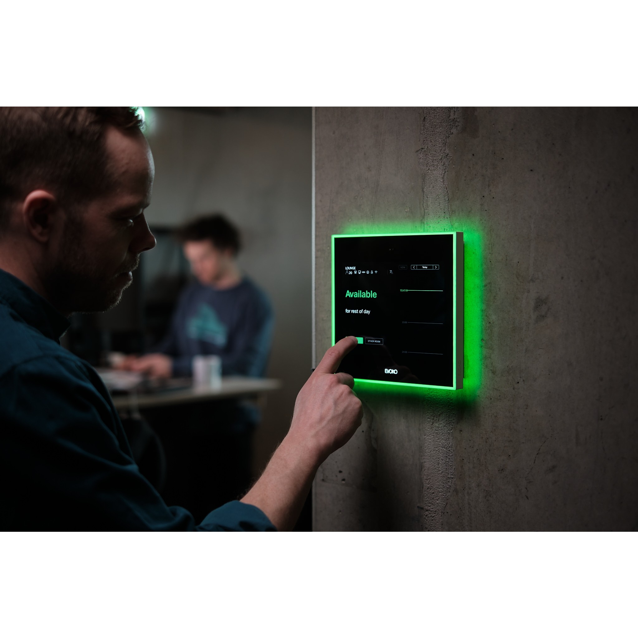 Панель бронювання переговорних кімнат Biamp/Evoko Naso (З ліцензією Workplace Booking Plus на 1 рік)