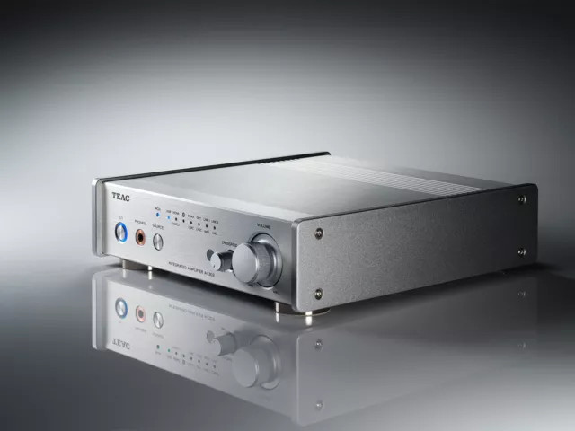 Stereo Integrated Amplifier with DAC and Bluetooth Receiver