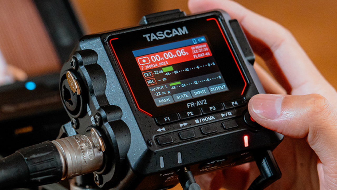 компактний 32-bit float and Timecode аудіо рекордер